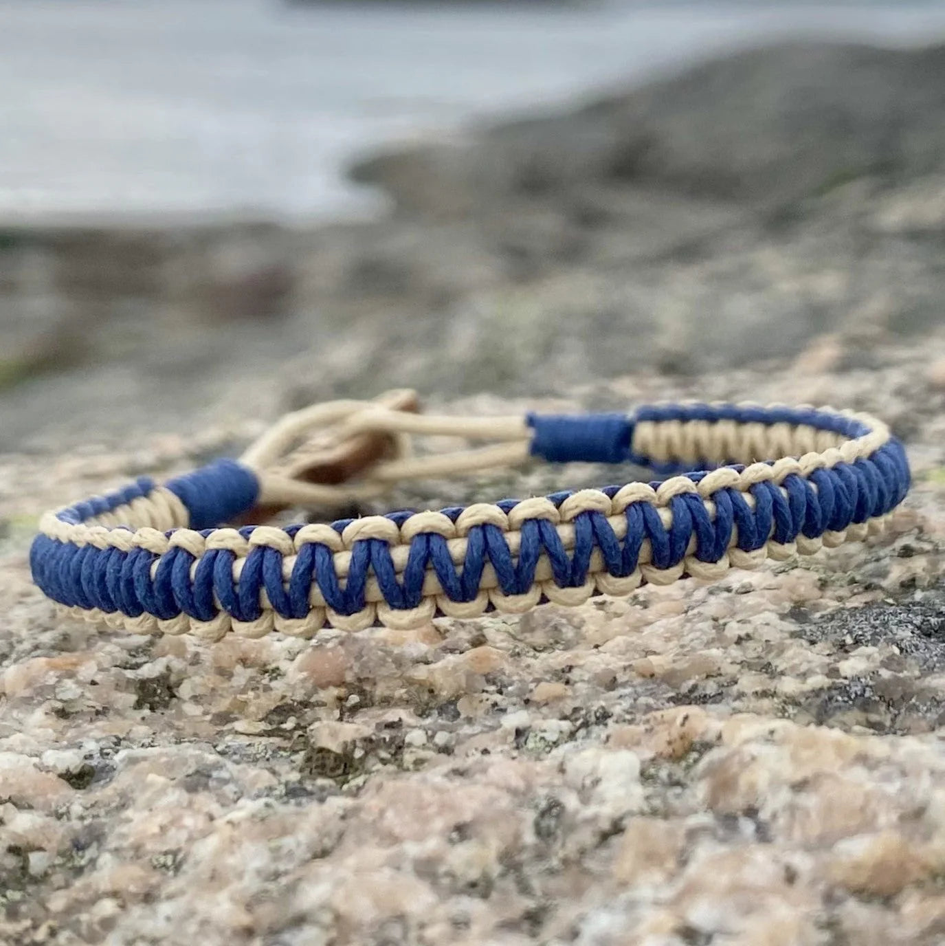 Actiontaker - Sea Blue/Sand Beige - Remove 1 kg of plastic waste!