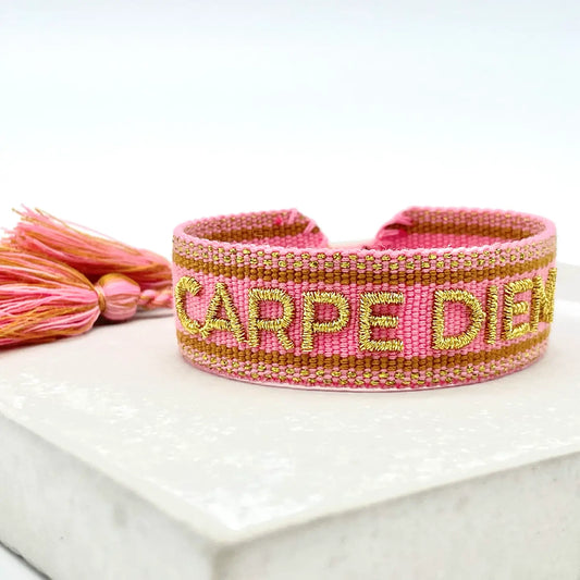 Tygarmband Carpe Diem