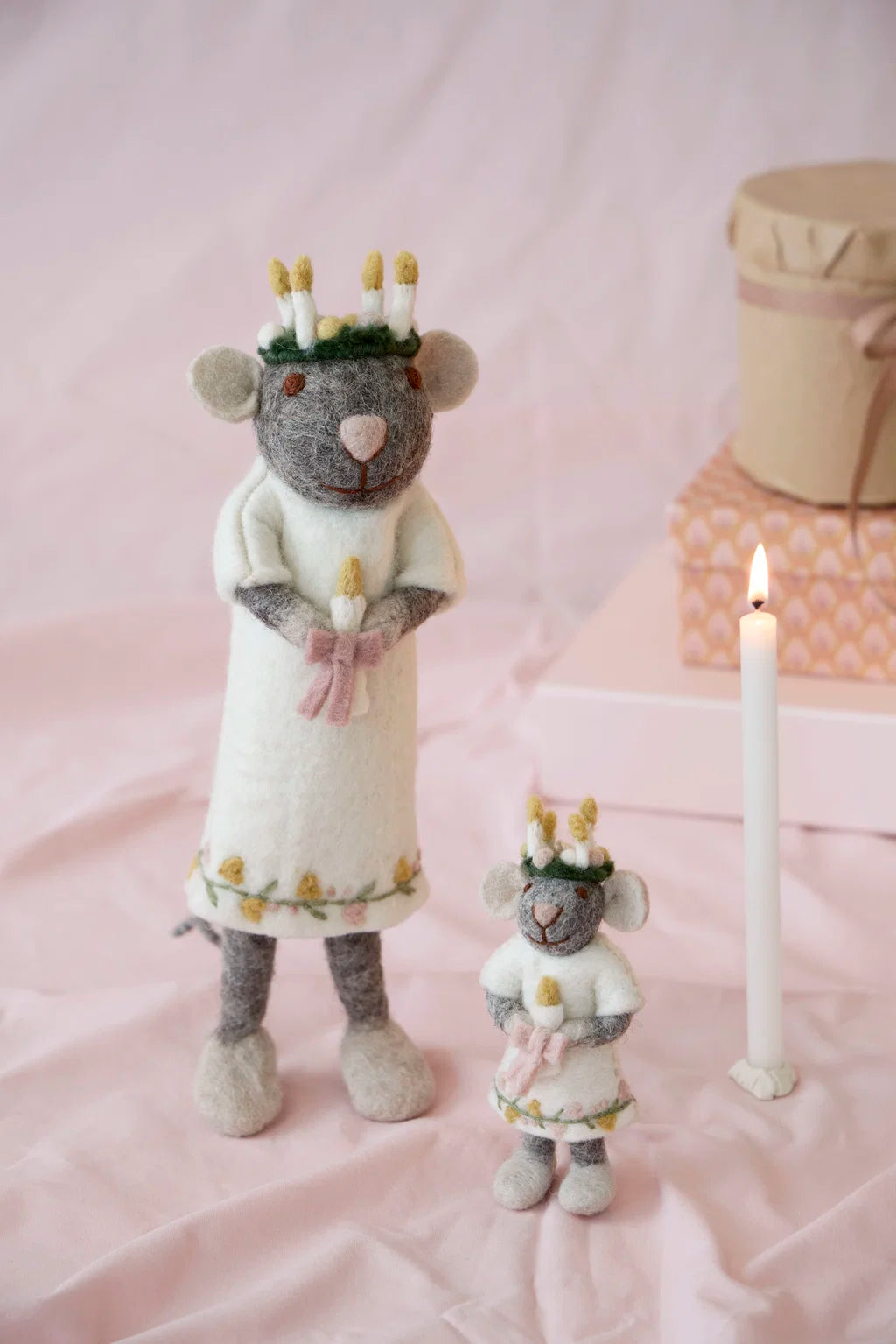 Tovad grå lucia-mus (12 cm)
