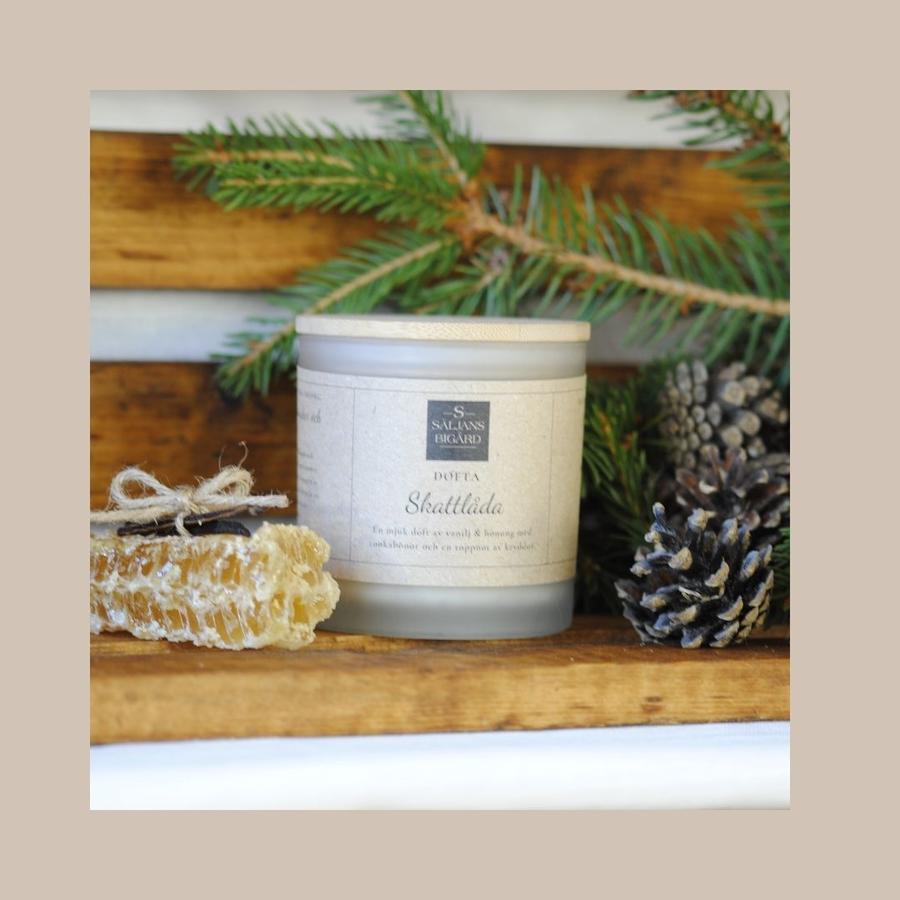 Scented beeswax candles