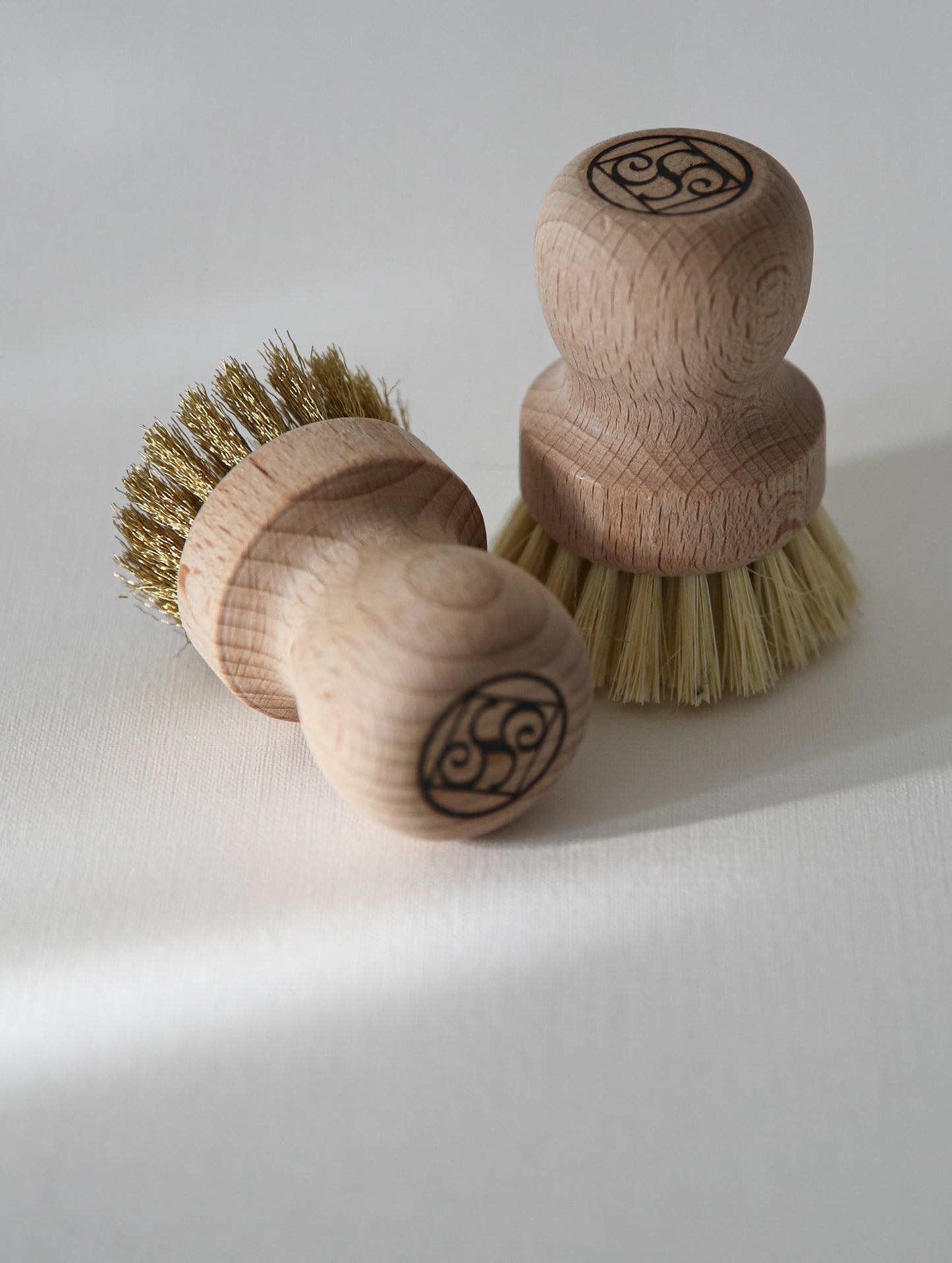 Pot brush