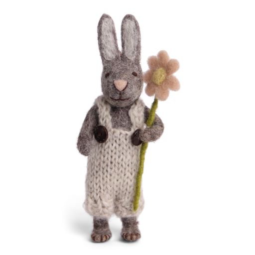 Tovad grå kanin med byxor och blomma